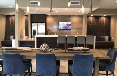 Irvine Business Complex Apartment | 2 Bedroom 2 Bath Modern style luxury Resort. Irvine Diamond center.