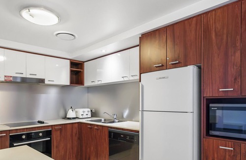 Surfers Paradise Apartment | 2 Bedroom, 2 bath stylish apartment in the heart of Surfers Paradise