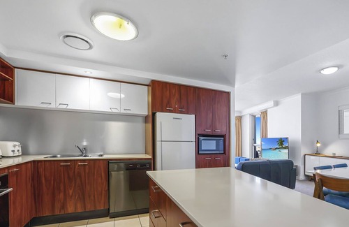 Surfers Paradise Apartment | 2 Bedroom, 2 bath stylish apartment in the heart of Surfers Paradise