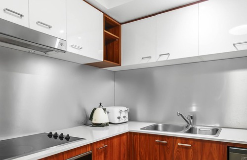 Surfers Paradise Apartment | 2 Bedroom, 2 bath stylish apartment in the heart of Surfers Paradise