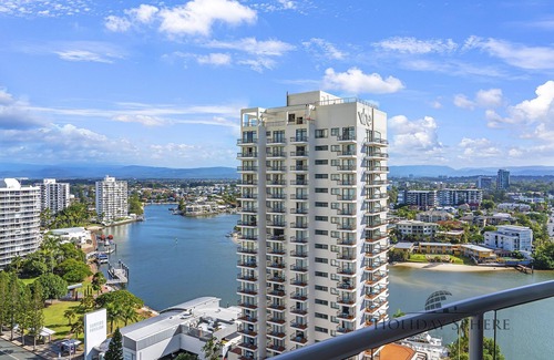 Surfers Paradise Apartment | 2 Bedroom, 2 bath stylish apartment in the heart of Surfers Paradise