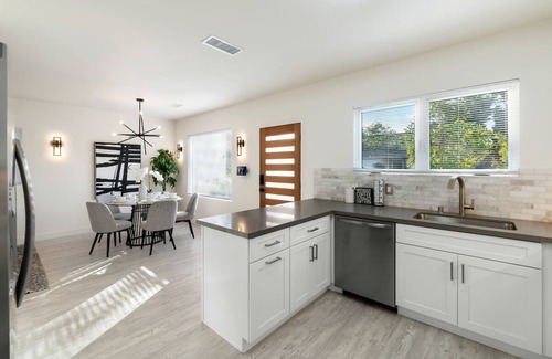 Miracle Mile House | 2 bedroom 2 bathroom house