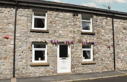 Ystradgynlais Cottage | 2 bedroom accommodation in Ystradgynlais
