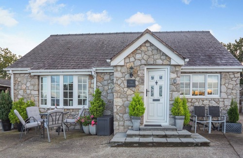Saint Asaph Cottage | 2 bedroom accommodation in Cefn, near St Asaph