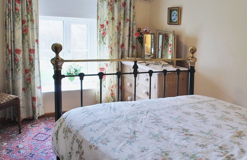 Hope Valley Cottage | 2 bedroom accommodation in Hope Valley