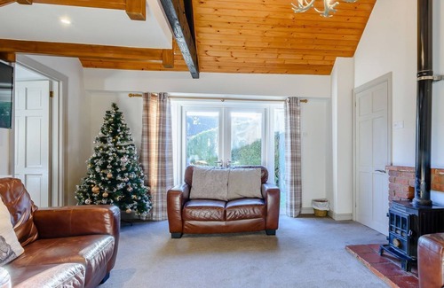 Cayton Cottage | 2 bedroom accommodation in Killerby, Cayton, near Scarborough