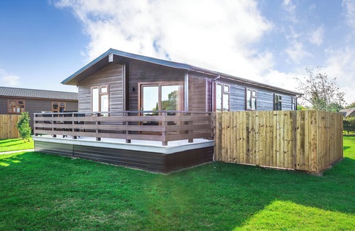 Upper Battlefield Ski Chalet | 2 bedroom accommodation in Shrewsbury