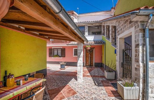 Grzini Apartment | 2 bedroom accommodation in Zminj