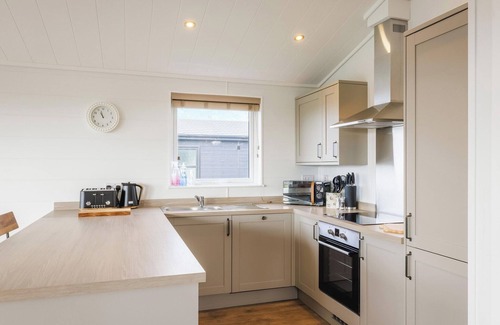 Kilgetty Ski Chalet | 2 bedroom accommodation in Kilgetty