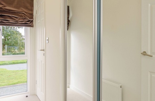 Ellesmere Ski Chalet | 2 bedroom accommodation in Tetchill