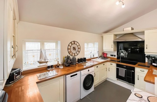 Maltby le Marsh Cottage | 2 bedroom accommodation in Maltby Le Marsh, near Mablethorpe