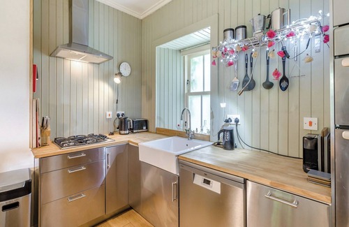 Murthly Cottage | 2 bedroom accommodation in Bankfoot, near Dunkeld