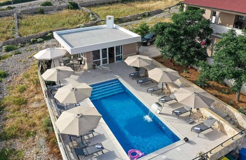Kustici Apartment | 2 bedroom accommodation in Kustici