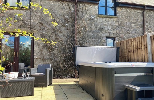 Trelawnyd Cottage | 2 bedroom accommodation in Trelawnyd, near Prestatyn