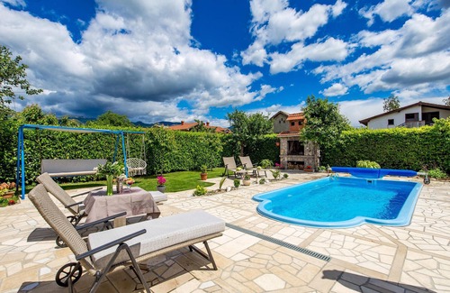 Sarsoni Apartment | 2 bedroom amazing apartment in Drazice