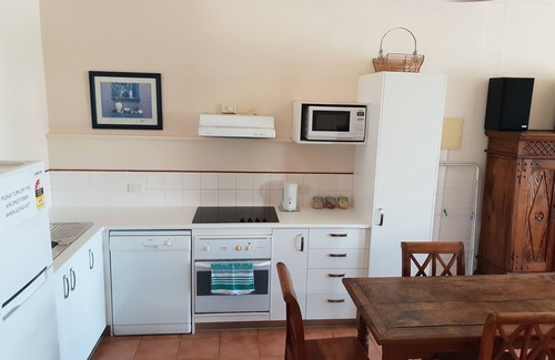 South Fremantle Apartment | 2 bedroom apartment in fabulous South Fremantle