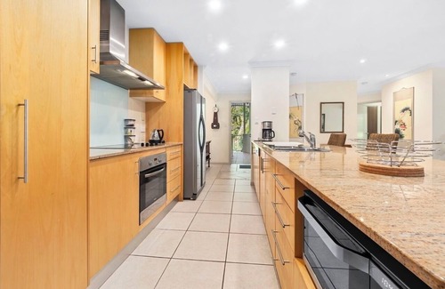 Clifton Beach Apartment | 2 Bedroom Apartment in Clifton Beach