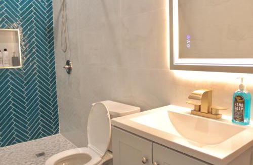 Queens Apartment | 2-Bedroom Apartment 15 Minutes From Manhattan in LIC Astoria Queens