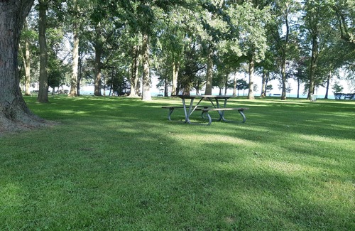 Durham Region Apartment | 2 BEDROOM APARTMENT, bright and peacefull for a pleasant stay.