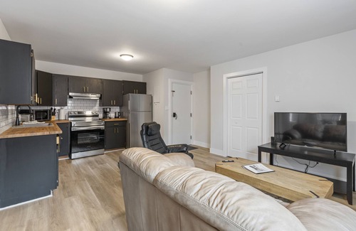 Exeter Apartment | 2 Bedroom Apartment In Exeter - Bo's BNBs Unit 3