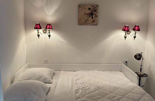 Beynost Apartment | 2 Bedroom Apartment in Beynost