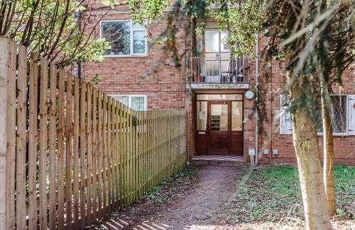 Weston by Wellend Apartment | 2 Bedroom Apartment near JLR, Coventry Airport and more