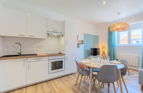 Roubaix Apartment | 2 bedroom apartment near tram, CHR + parking
