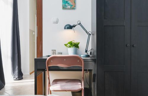 Stare Miasto Apartment | 2 Bedroom Apartment Next To The Main Railway Station - by Upstairs