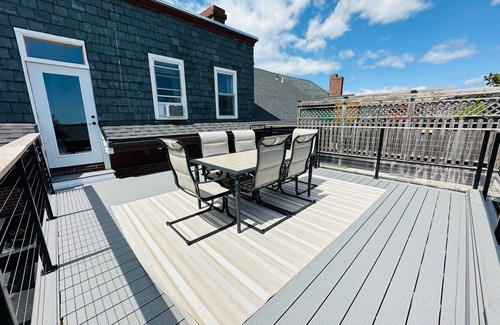 West End Apartment | 2 Bedroom Apartment on Top Floor in Portland's West End