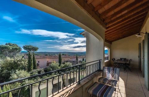 La Motte Apartment | 2 BEDROOM APARTMENT WITH TERRACE (N°523)