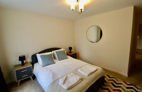 Woking Apartment | 2-Bedroom Apartment with Balcony & Parking in Central Woking