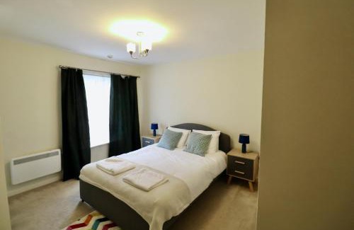 Woking Apartment | 2-Bedroom Apartment with Balcony & Parking in Central Woking