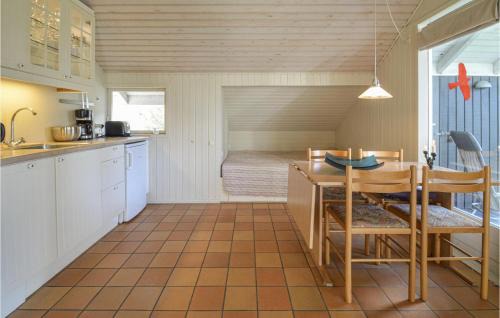 Næsby Strand House | 2 Bedroom Awesome Home In Nakskov