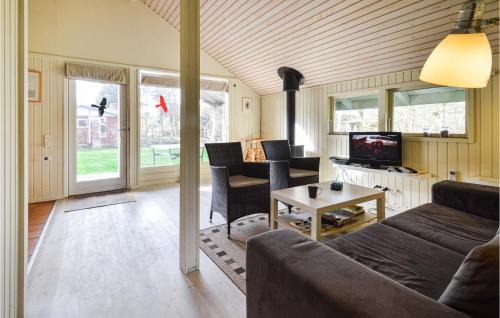 Næsby Strand House | 2 Bedroom Awesome Home In Nakskov