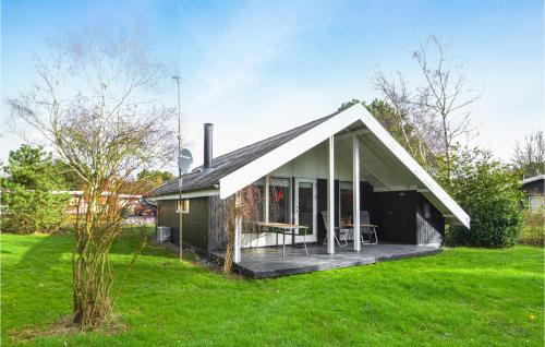 Næsby Strand House | 2 Bedroom Awesome Home In Nakskov