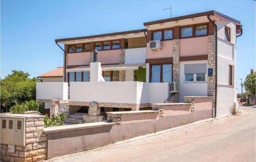 Sikici House | 2 Bedroom Beautiful Home In Sikici