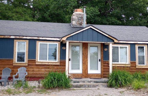 Gaylord Cabin | 2-Bedroom Cabin - Otsego Lake