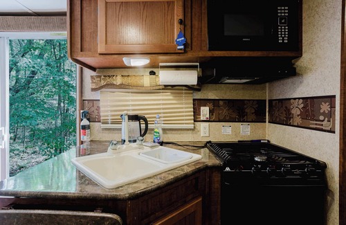 Carling House | 2-bedroom Camper Trailer Cottage #2