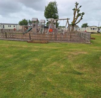 Heacham Ski Chalet | 2 bedroom caravan at heacham beach with decking
