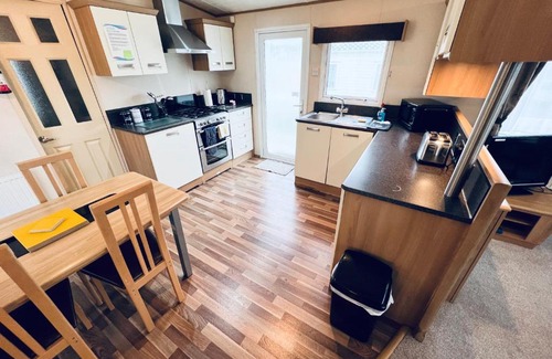 Shanklin Apartment | 2 Bedroom Caravan LG39, Shanklin, Isle of Wight