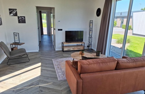 West-Graftdijk House | 2-bedroom chalet with terrace