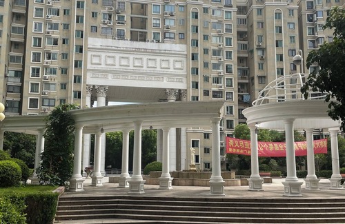 Minhang Apartment | 2-bedroom condo in fantastic Shanghai with Free WiFi, AC