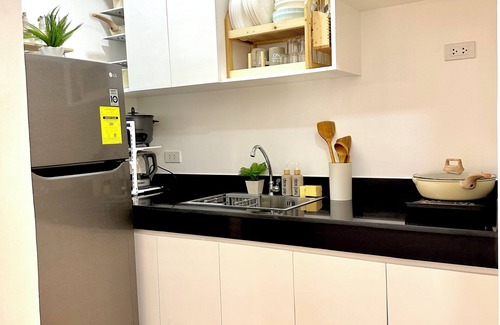 Highway Hills Condo | 2-bedroom condo in terrific Mandaluyong with AC, WiFi. Enjoy your stay