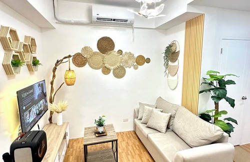Highway Hills Condo | 2-bedroom condo in terrific Mandaluyong with AC, WiFi. Enjoy your stay