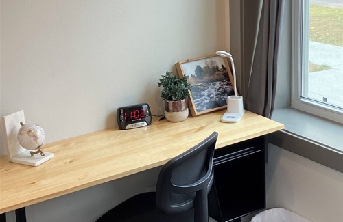 Marshall Apartment | 2 Bedroom - Convenient & Comfy Downtown Apartment