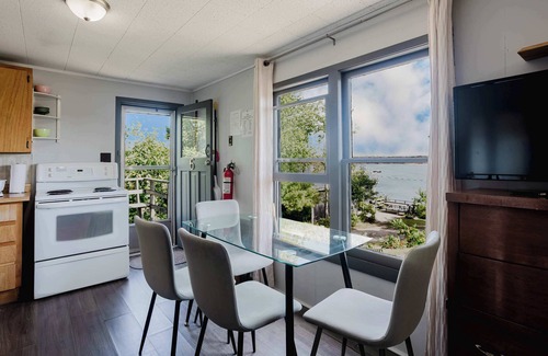 Carling Cabin | 2-Bedroom Cottage with Stunning View - Rockwood #6