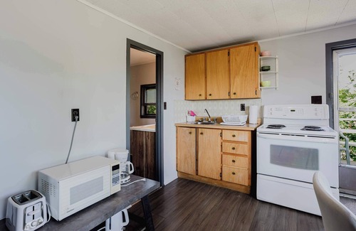 Carling Cabin | 2-Bedroom Cottage with Stunning View - Rockwood #6