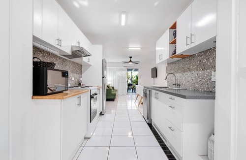 Peregian Beach Apartment | 2 Bedroom Courtyard Suite at Beachcomber Peregian Beach