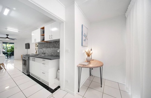 Peregian Beach Apartment | 2 Bedroom Courtyard Suite at Beachcomber Peregian Beach