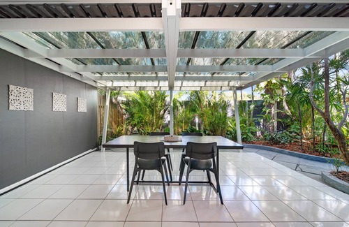 Peregian Beach Apartment | 2 Bedroom Courtyard Suite at Beachcomber Peregian Beach